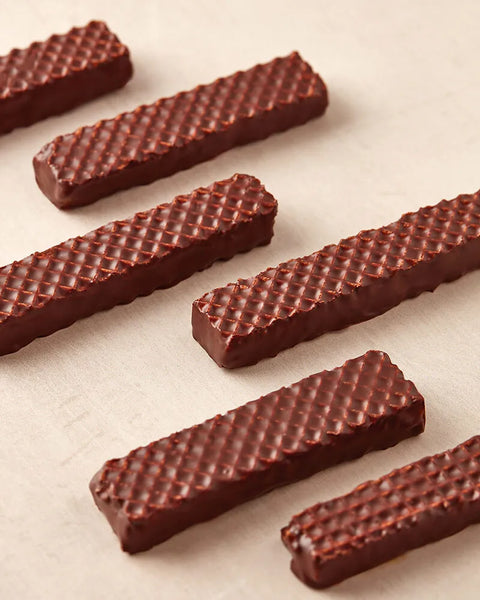 XOK by David Gil and Ingrid Serra - The Universe of Nougats and Chocolate Bars [English & Spanish]