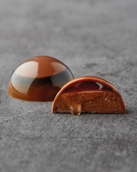 Offbeat by Andrey Dubovik | Techniques & Designs for Cutting-Edge Chocolate Bonbons [English & Spanish Edition]